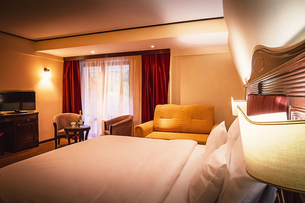 Perla Hotel Slanic Moldova Ngoại thất bức ảnh